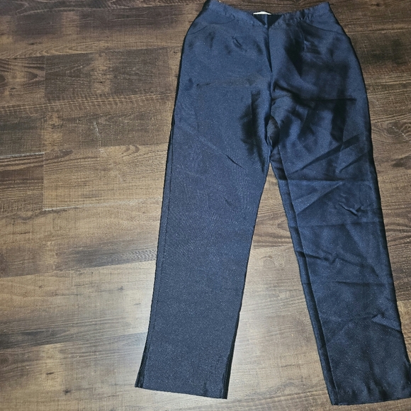 10/$15 🎃 Paper Crown Pants - Picture 1 of 4